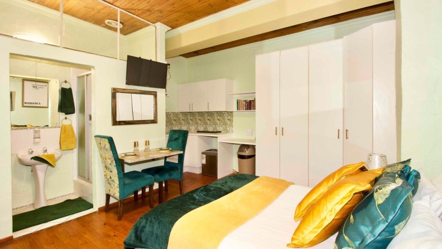 8 Bedroom Property for Sale in Clubview Gauteng