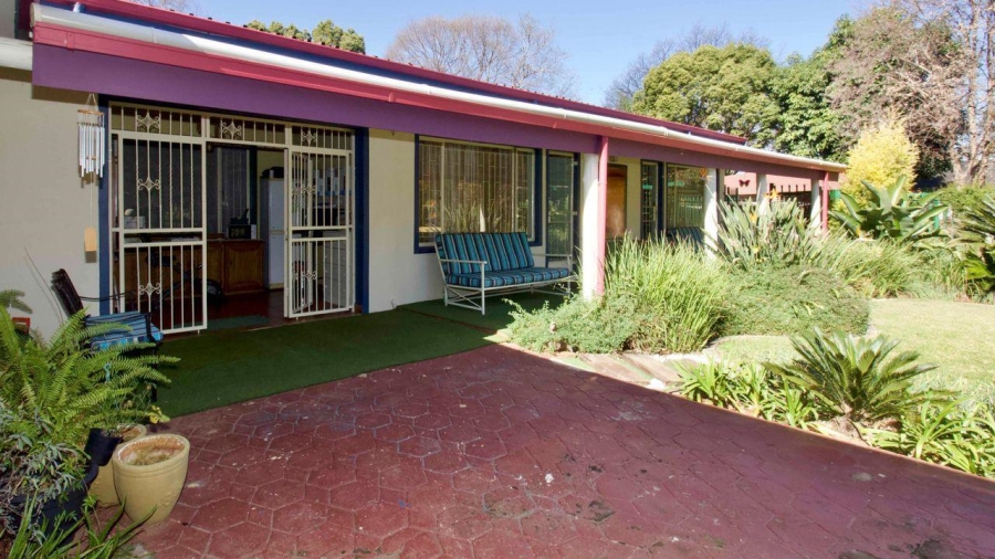 8 Bedroom Property for Sale in Clubview Gauteng
