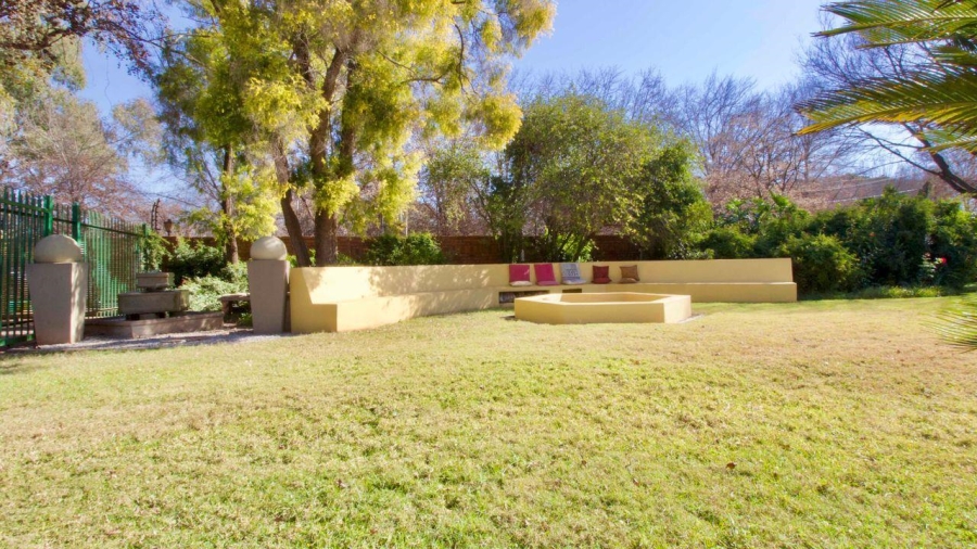 8 Bedroom Property for Sale in Clubview Gauteng