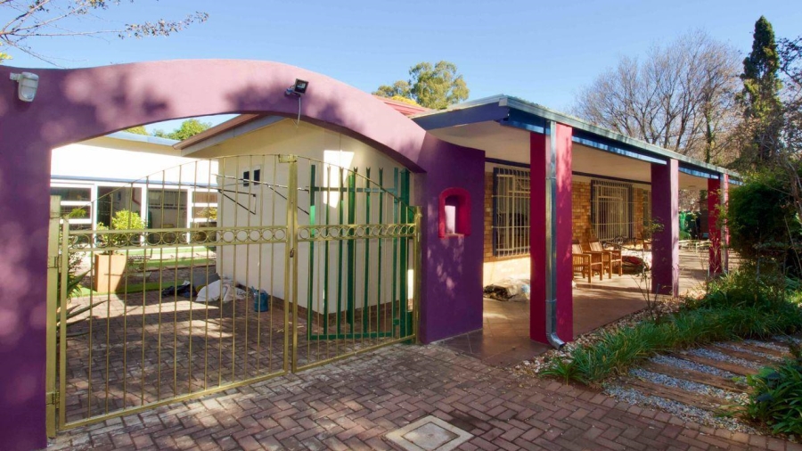 8 Bedroom Property for Sale in Clubview Gauteng