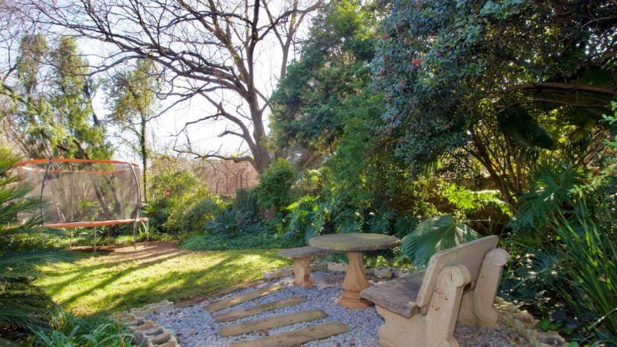 8 Bedroom Property for Sale in Clubview Gauteng