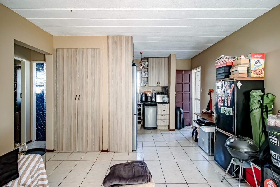 2 Bedroom Property for Sale in Die Hoewes Gauteng