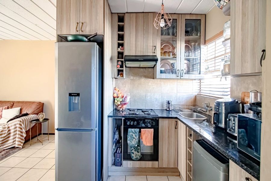 2 Bedroom Property for Sale in Die Hoewes Gauteng