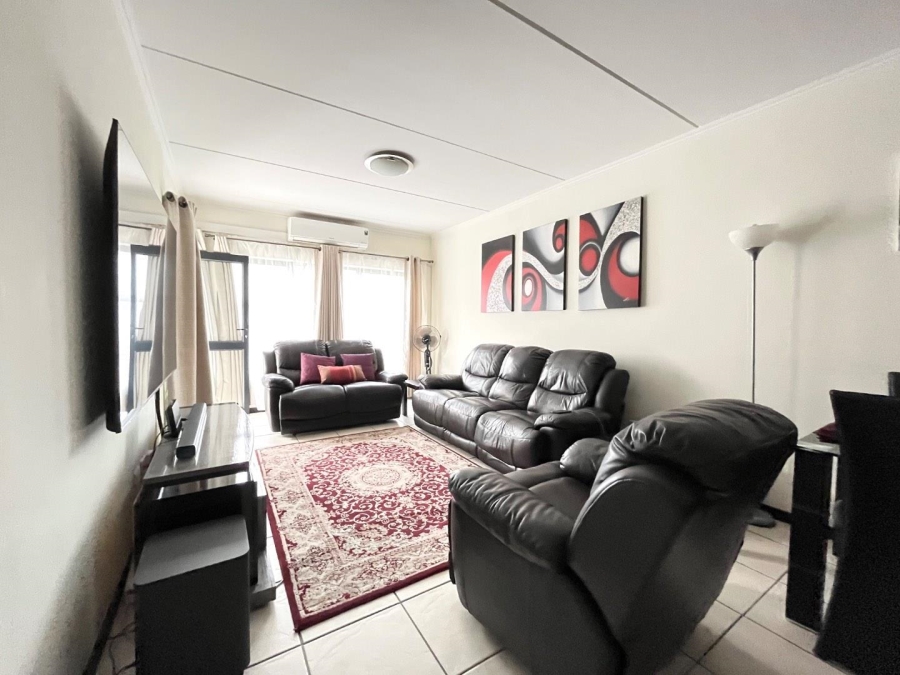 2 Bedroom Property for Sale in Greenstone Gate Gauteng