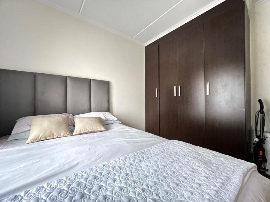 2 Bedroom Property for Sale in Greenstone Gate Gauteng