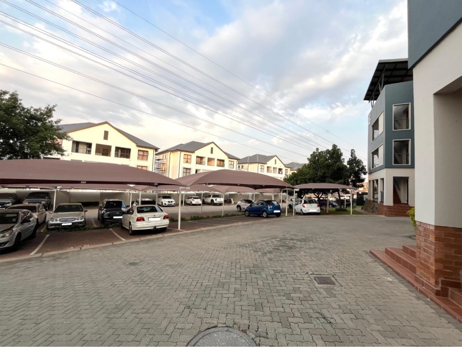 2 Bedroom Property for Sale in Greenstone Gate Gauteng
