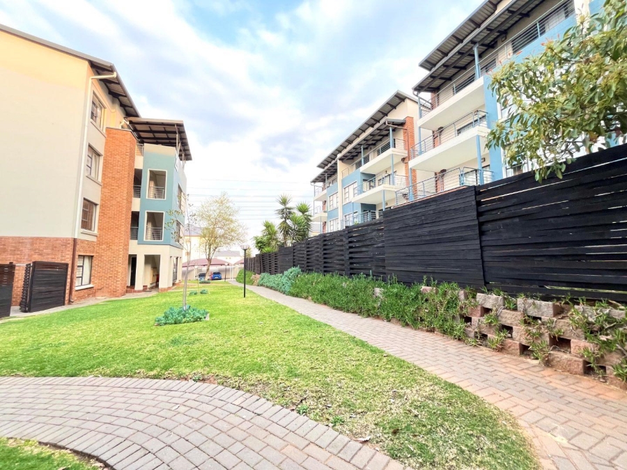 2 Bedroom Property for Sale in Greenstone Gate Gauteng