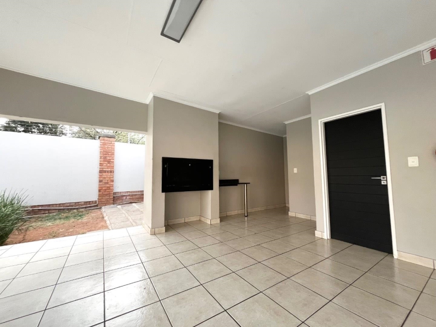 2 Bedroom Property for Sale in Greenstone Gate Gauteng