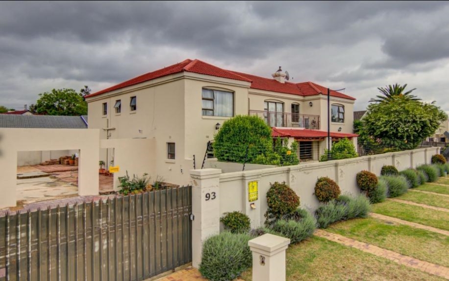 6 Bedroom Property for Sale in Van Riebeeck Park Gauteng
