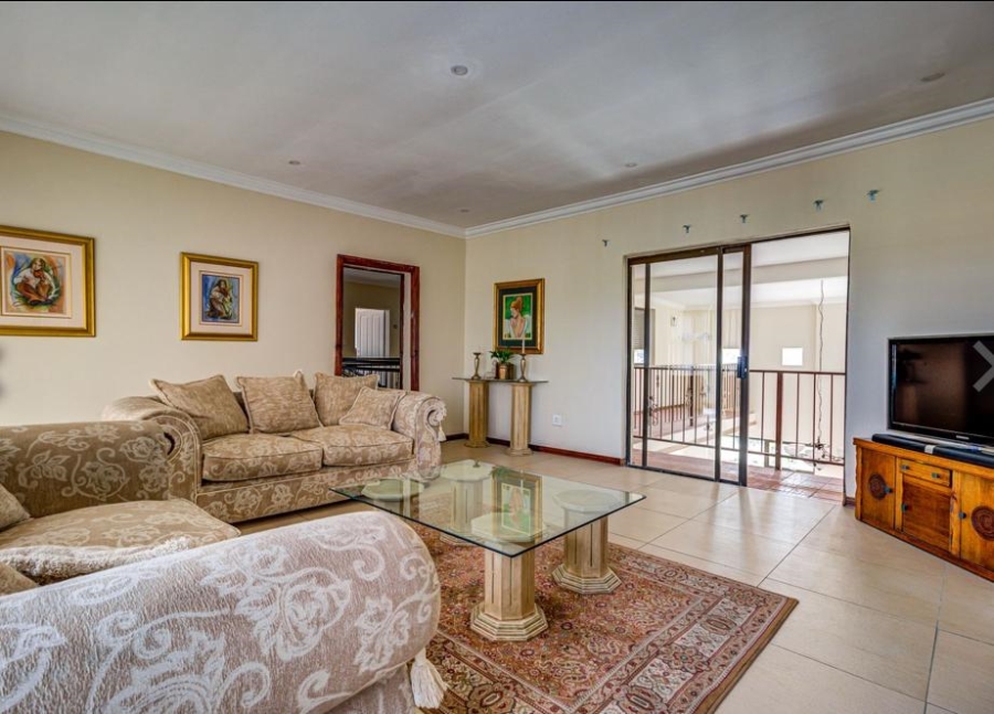 6 Bedroom Property for Sale in Van Riebeeck Park Gauteng