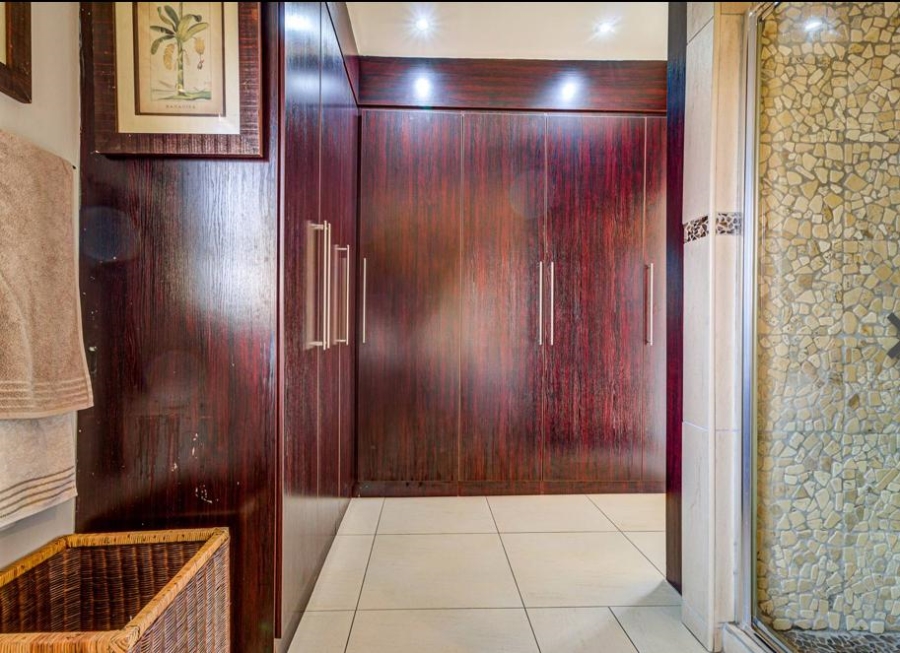 6 Bedroom Property for Sale in Van Riebeeck Park Gauteng