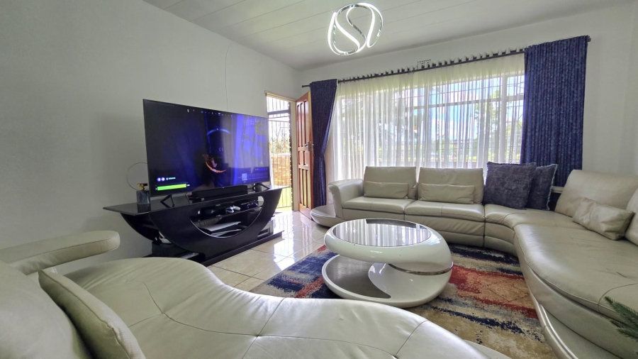 3 Bedroom Property for Sale in New Redruth Gauteng