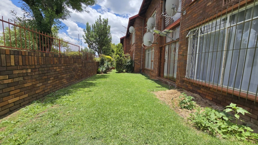 3 Bedroom Property for Sale in New Redruth Gauteng