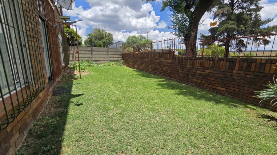 3 Bedroom Property for Sale in New Redruth Gauteng
