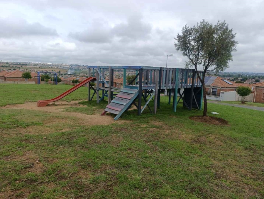 3 Bedroom Property for Sale in Thatch Hill Estate Gauteng