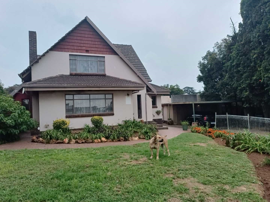 5 Bedroom Property for Sale in Linmeyer Gauteng