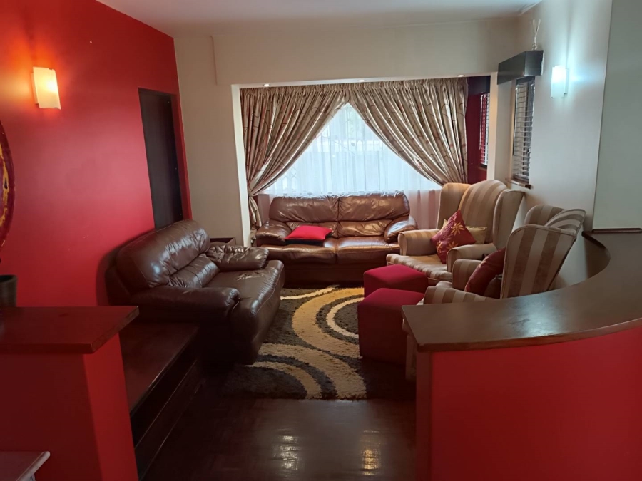 5 Bedroom Property for Sale in Linmeyer Gauteng