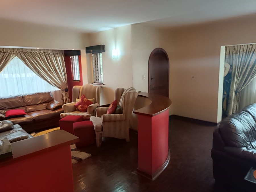 5 Bedroom Property for Sale in Linmeyer Gauteng