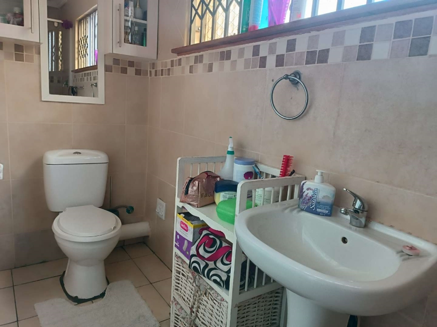 5 Bedroom Property for Sale in Linmeyer Gauteng