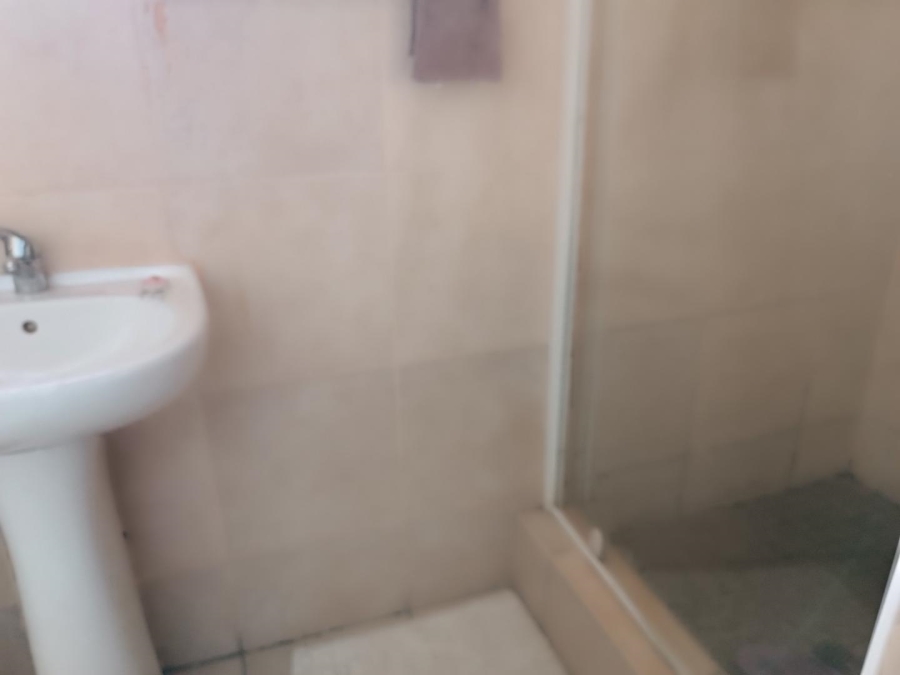 5 Bedroom Property for Sale in Linmeyer Gauteng