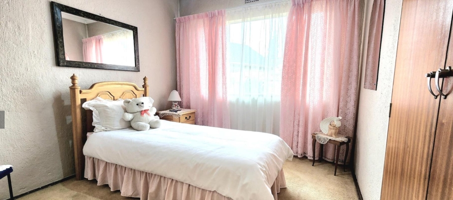 4 Bedroom Property for Sale in Verwoerdpark Gauteng