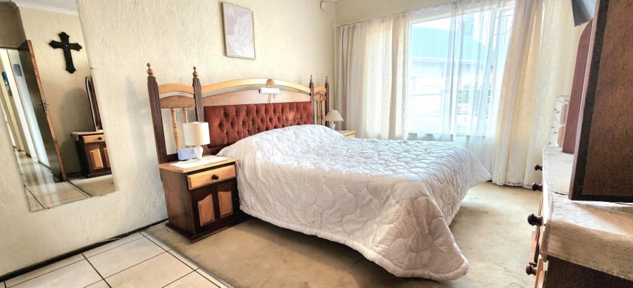 4 Bedroom Property for Sale in Verwoerdpark Gauteng