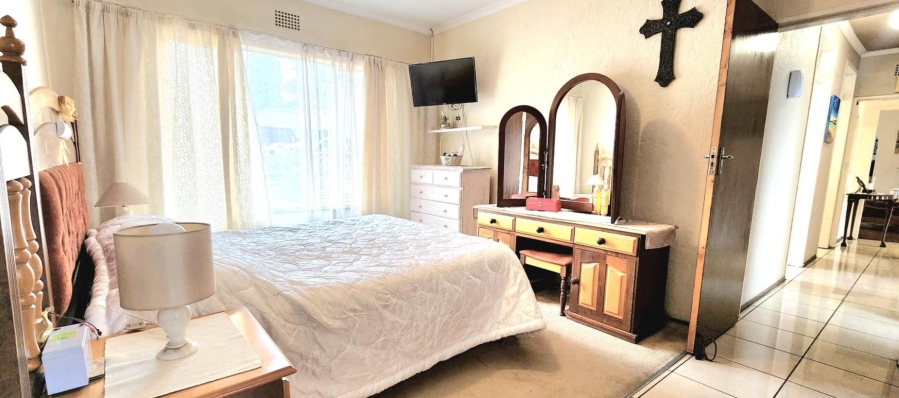 4 Bedroom Property for Sale in Verwoerdpark Gauteng