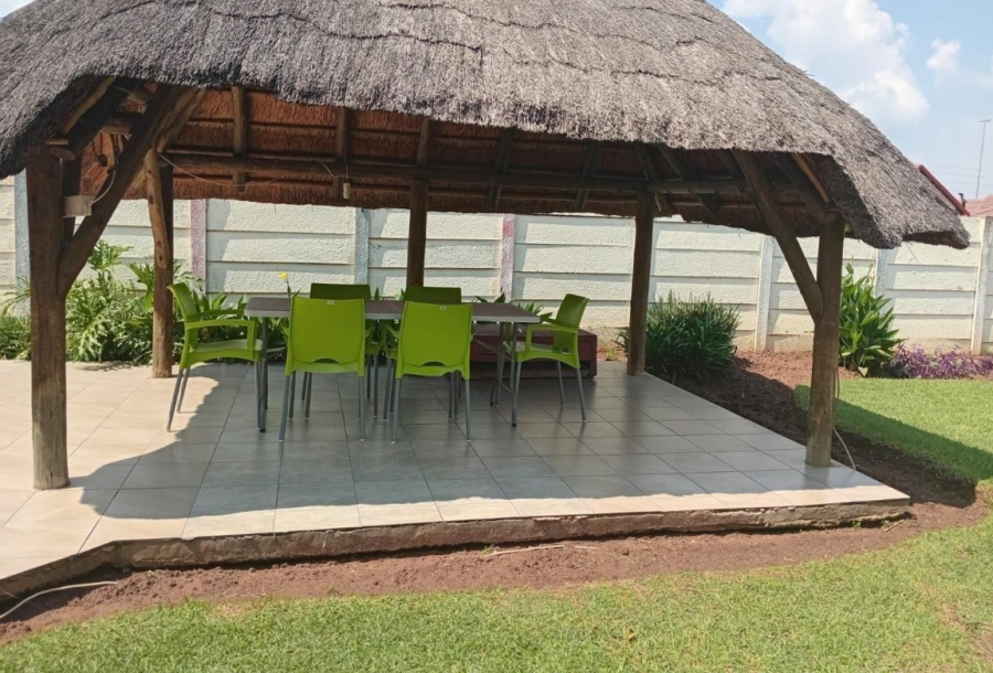 4 Bedroom Property for Sale in Verwoerdpark Gauteng