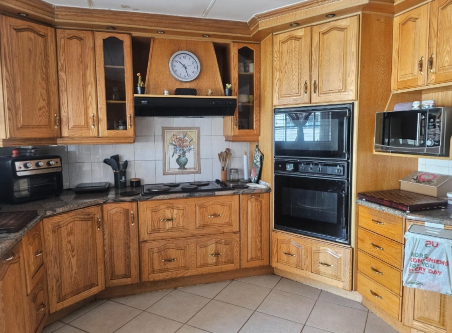 3 Bedroom Property for Sale in Verwoerdpark Gauteng