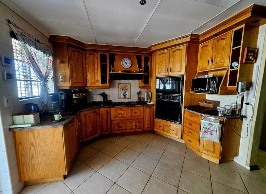 3 Bedroom Property for Sale in Verwoerdpark Gauteng