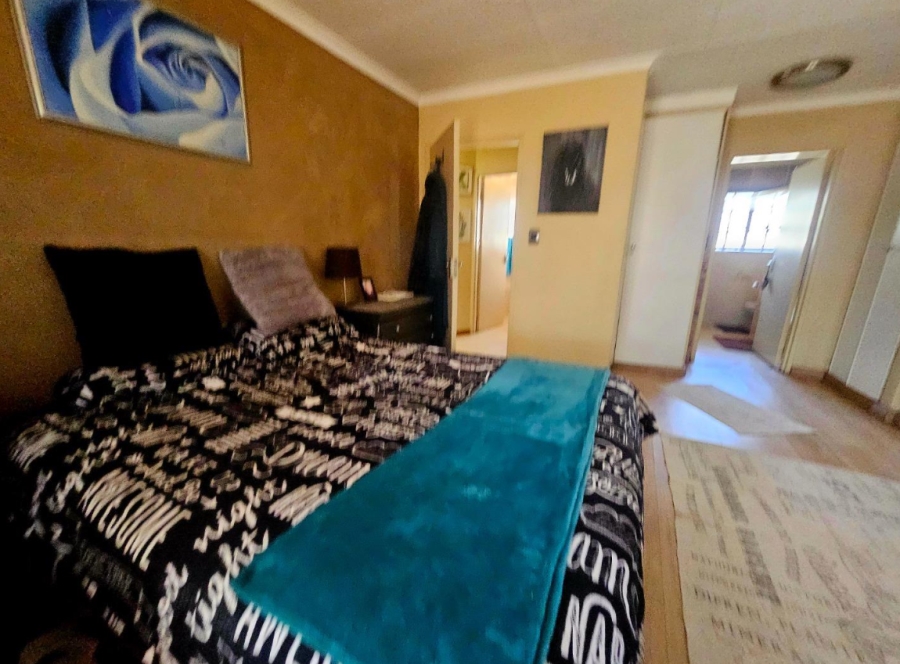 3 Bedroom Property for Sale in Verwoerdpark Gauteng