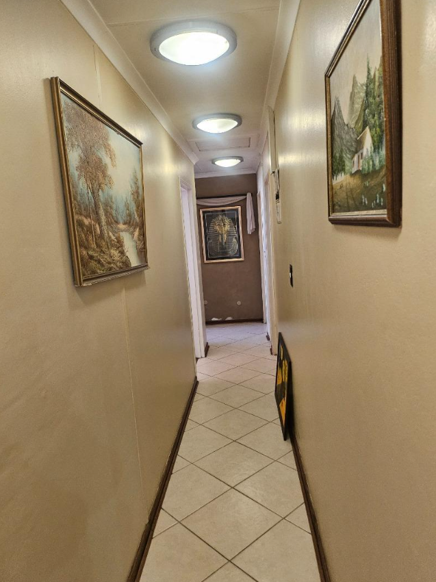 3 Bedroom Property for Sale in Verwoerdpark Gauteng