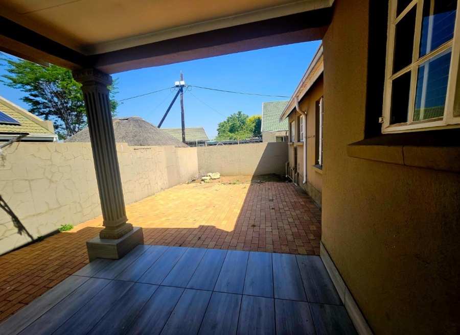 3 Bedroom Property for Sale in Verwoerdpark Gauteng