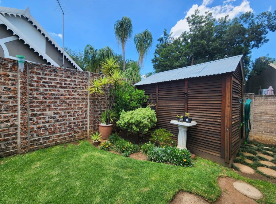 2 Bedroom Property for Sale in Verwoerdpark Gauteng