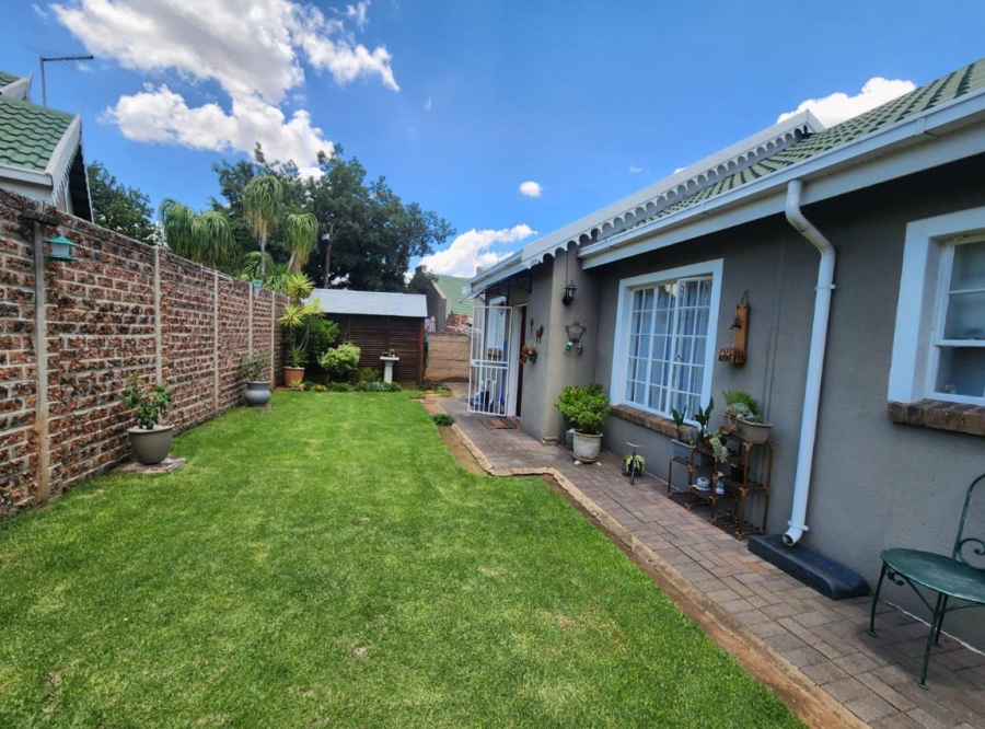 2 Bedroom Property for Sale in Verwoerdpark Gauteng