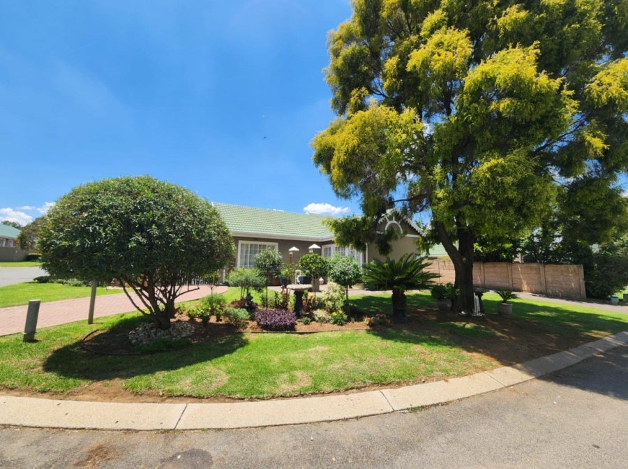 2 Bedroom Property for Sale in Verwoerdpark Gauteng