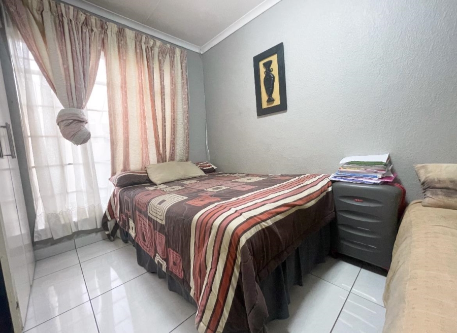 To Let 2 Bedroom Property for Rent in Birch Acres Gauteng