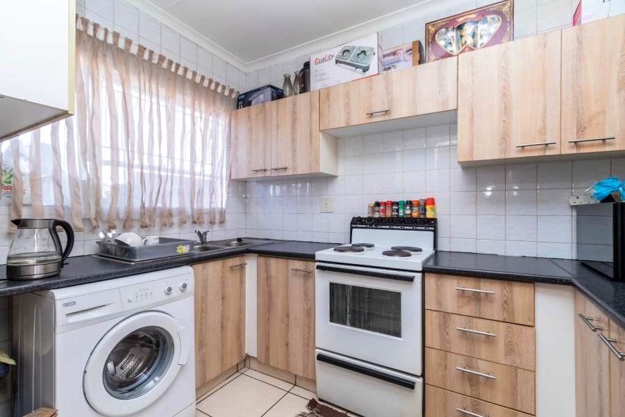 2 Bedroom Property for Sale in Buccleuch Gauteng