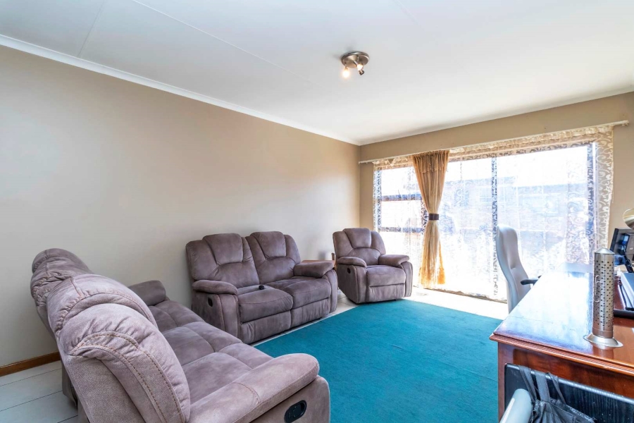 2 Bedroom Property for Sale in Buccleuch Gauteng