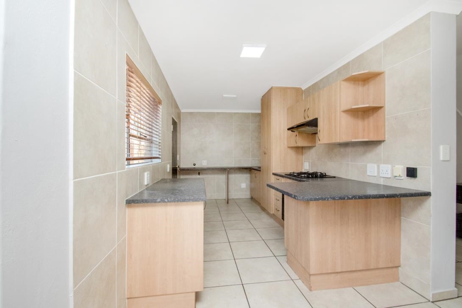 3 Bedroom Property for Sale in Honeydew Manor Gauteng