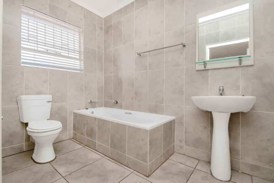 3 Bedroom Property for Sale in Honeydew Manor Gauteng