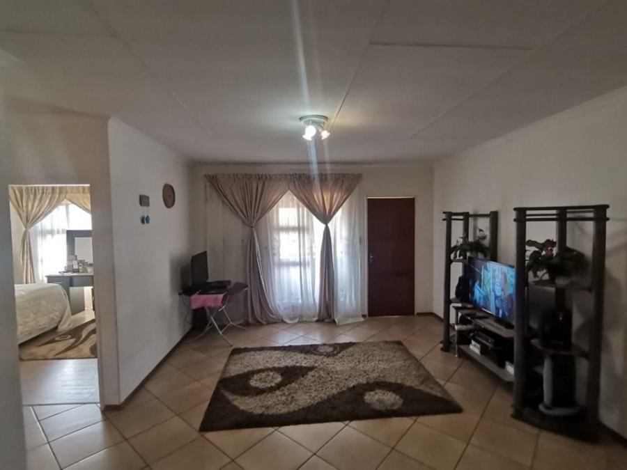 3 Bedroom Property for Sale in Albertsdal Gauteng