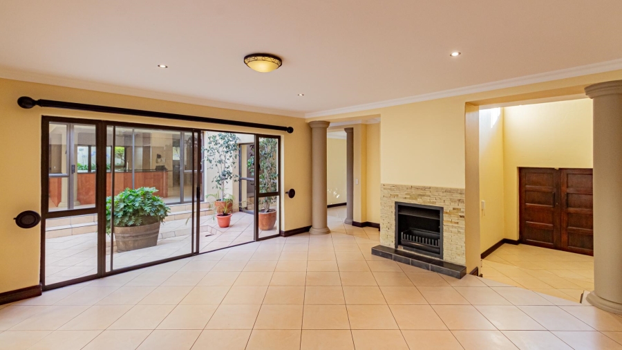 To Let 7 Bedroom Property for Rent in Dainfern Golf Estate Gauteng