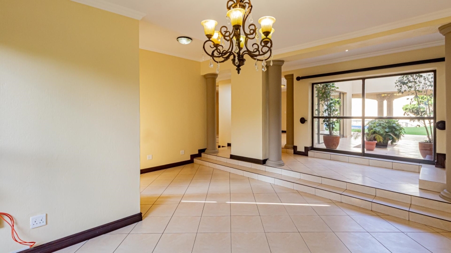 To Let 7 Bedroom Property for Rent in Dainfern Golf Estate Gauteng
