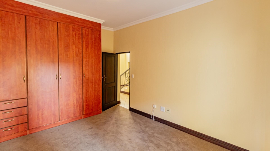 To Let 7 Bedroom Property for Rent in Dainfern Golf Estate Gauteng