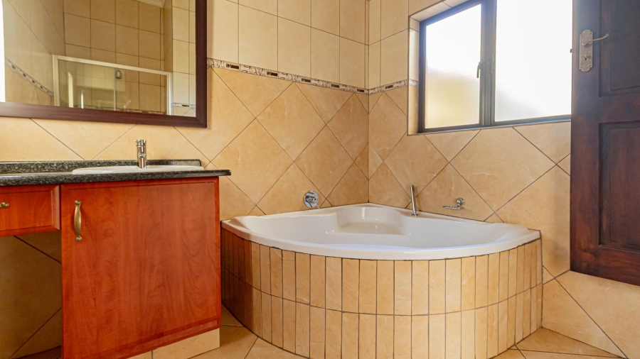 To Let 7 Bedroom Property for Rent in Dainfern Golf Estate Gauteng