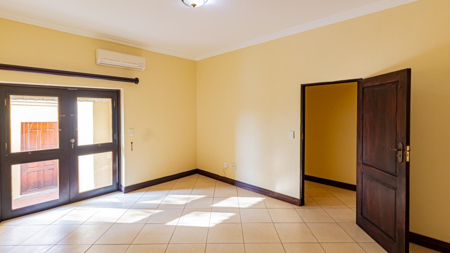 To Let 7 Bedroom Property for Rent in Dainfern Golf Estate Gauteng