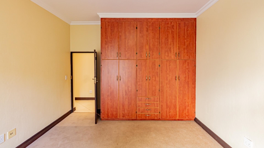 To Let 7 Bedroom Property for Rent in Dainfern Golf Estate Gauteng