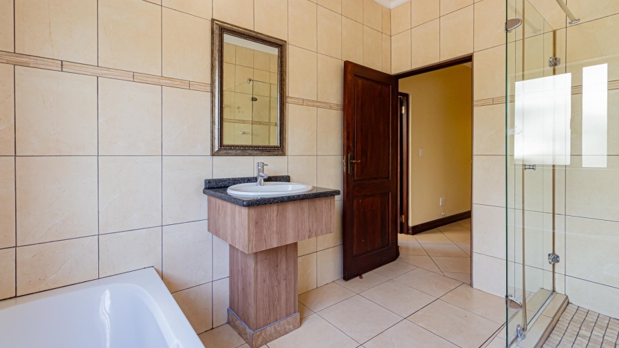 To Let 7 Bedroom Property for Rent in Dainfern Golf Estate Gauteng