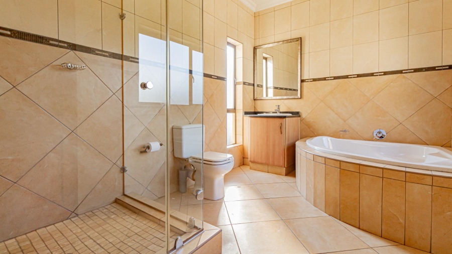 To Let 7 Bedroom Property for Rent in Dainfern Golf Estate Gauteng